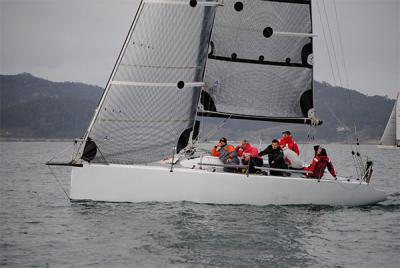 "Salaño Dos" en A Dos y "Fend-la-Bise" en Crucero-Regata, primeros campeones del Trofeo Repsol del RCN Vigo "Salaño Dos" en A Dos y "Fend-la-Bise" en Crucero-Regata, primeros campeones del Trofeo Repsol del RCN Vigo